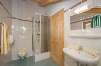 Doppelzimmer_Bad2