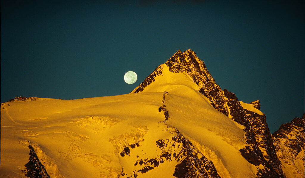 Glockner-bei-Vollmond-(c)HT-NPR,-G.-Mussnig_Web